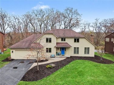 34 Framingham Ln , Pittsford, NY 14534