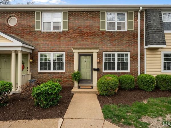 1541 E Swan Circle, Brentwood, MO 63144