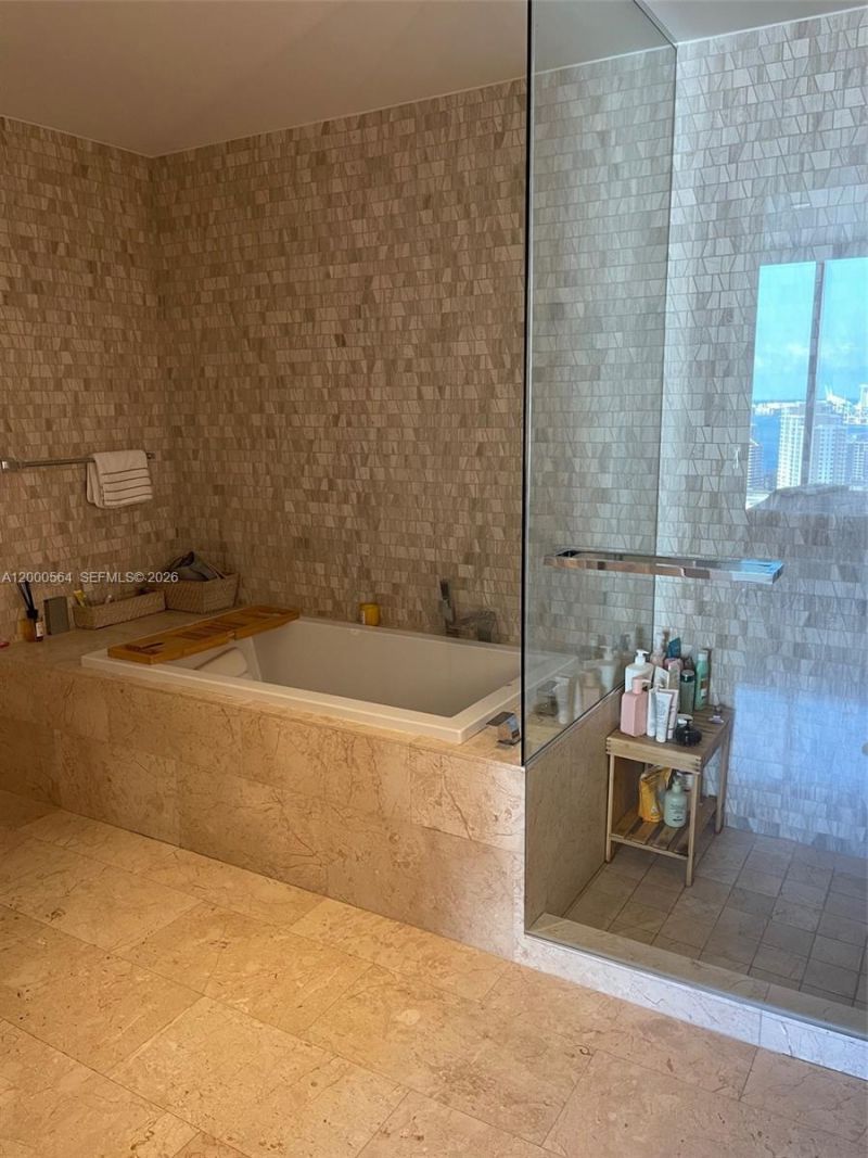 68 SE 6th St, Unit 2409, Miami, FL 33131 Photo