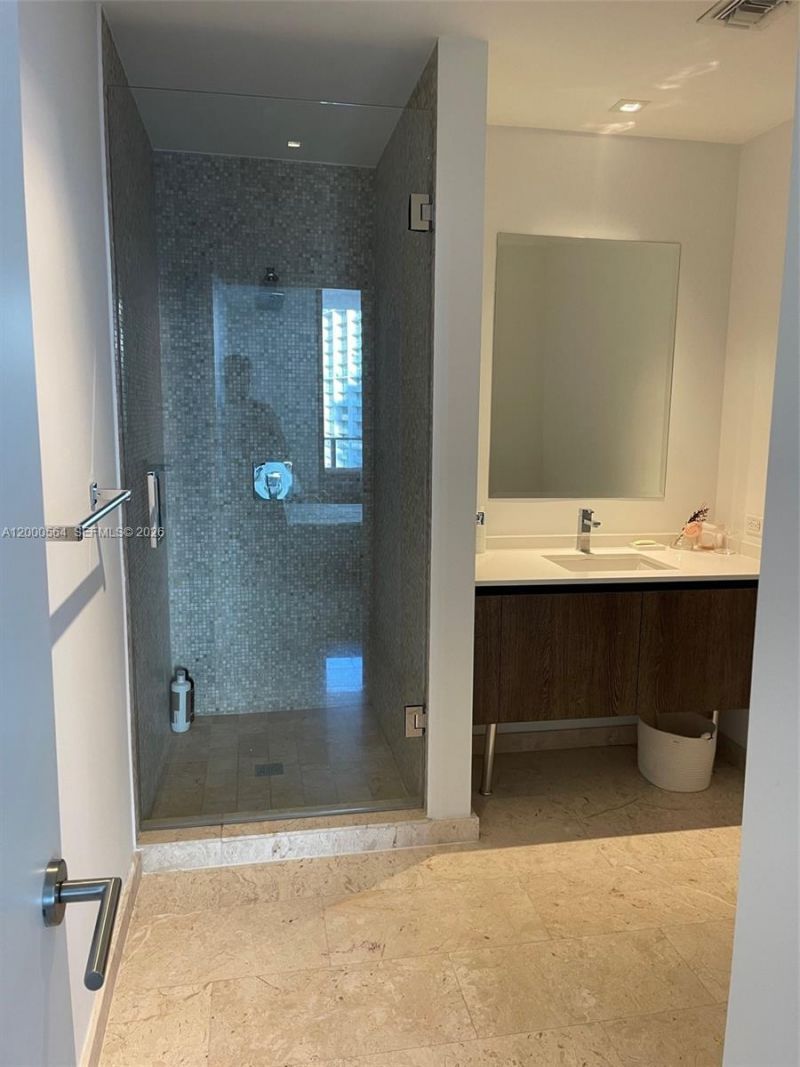 68 SE 6th St, Unit 2409, Miami, FL 33131 Photo