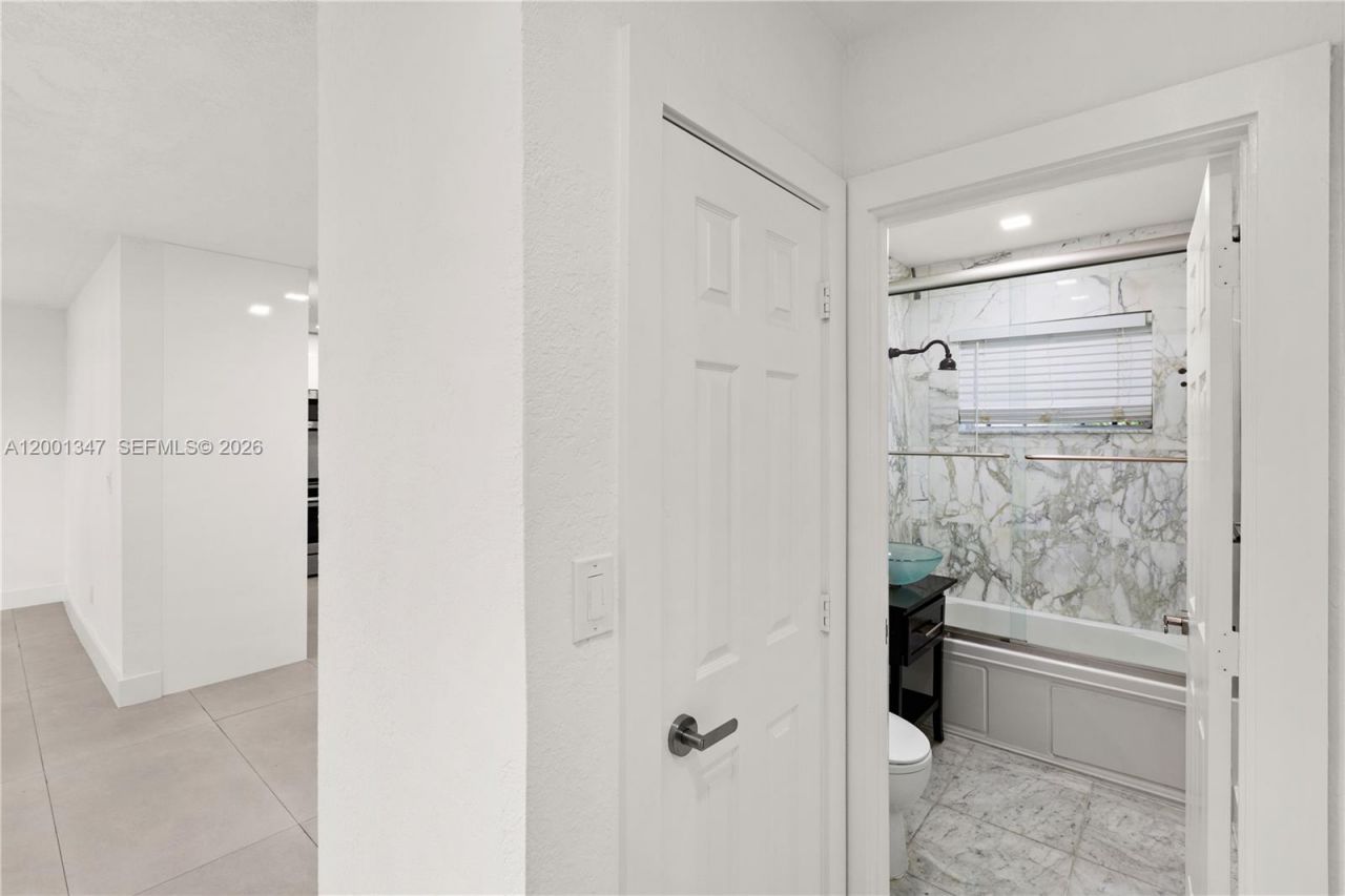 6605 SW 61st St, South Miami, FL 33143 Photo