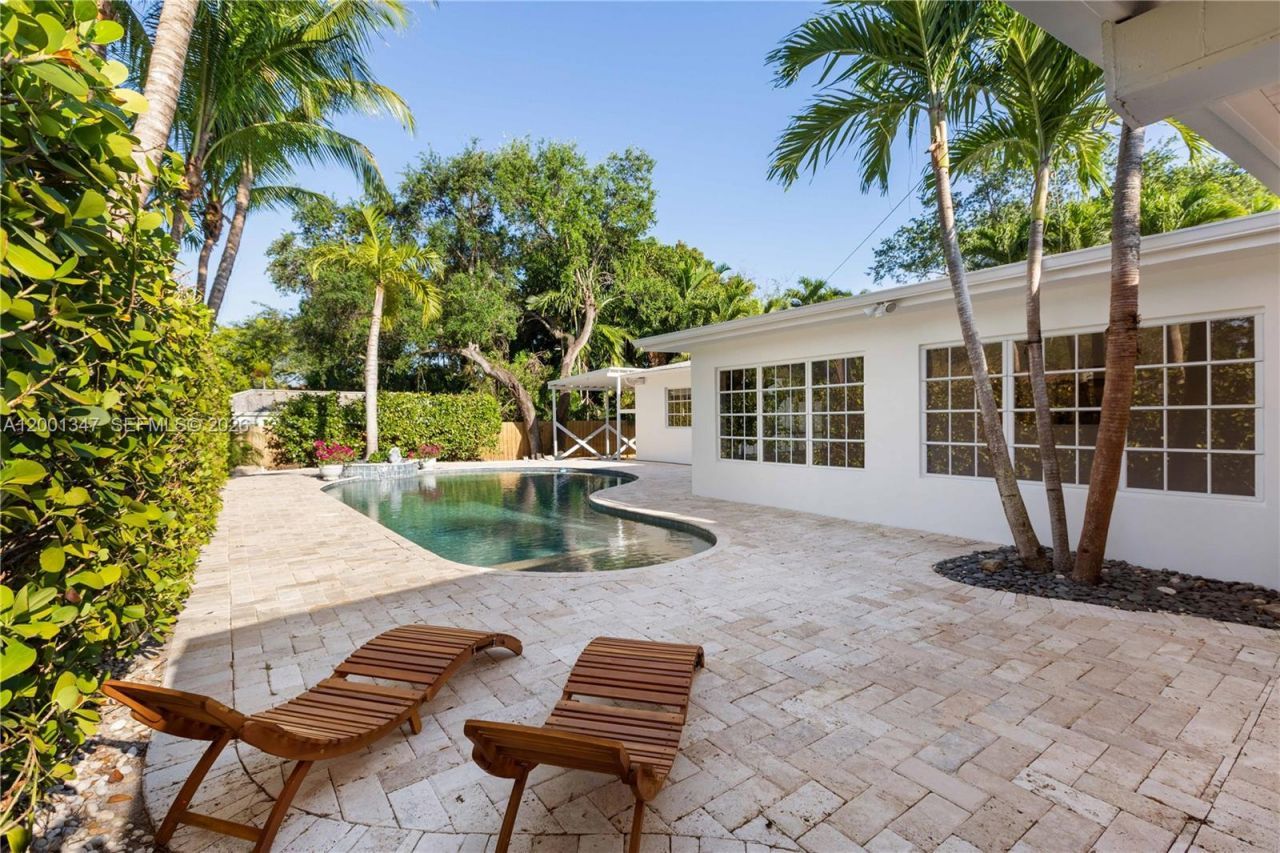 6605 SW 61st St, South Miami, FL 33143 Photo