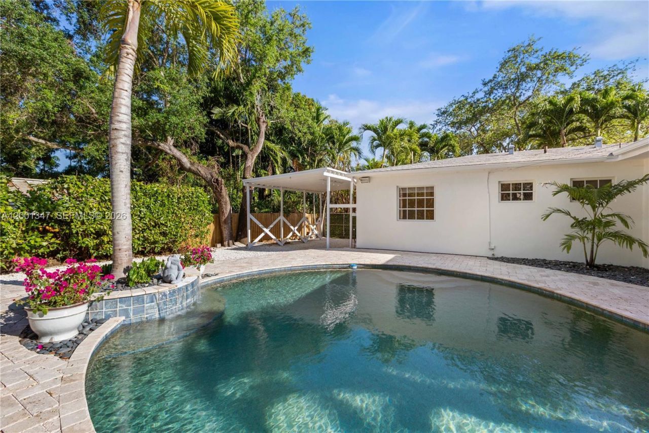6605 SW 61st St, South Miami, FL 33143 Photo