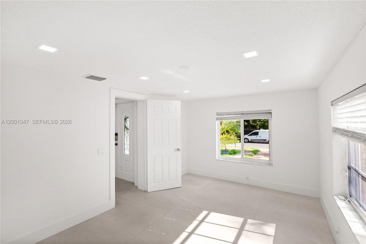 6605 SW 61st St, South Miami, FL 33143 Photo