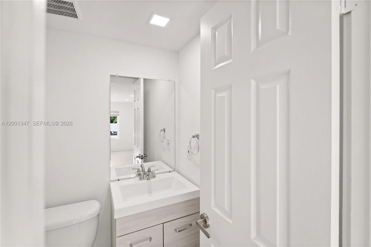 6605 SW 61st St, South Miami, FL 33143 Photo