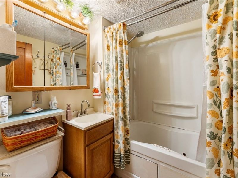 7000 Navarre Road SW, Massillon, OH 44646 Photo 20