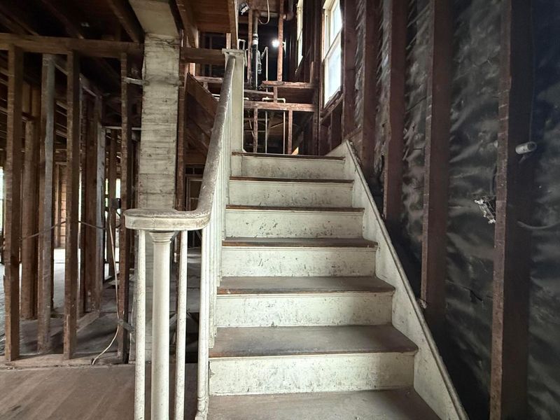 1079 Ellsworth Avenue, Columbus, OH 43206 Photo 2