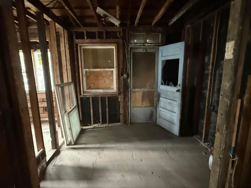 1079 Ellsworth Avenue, Columbus, OH 43206 Photo 6