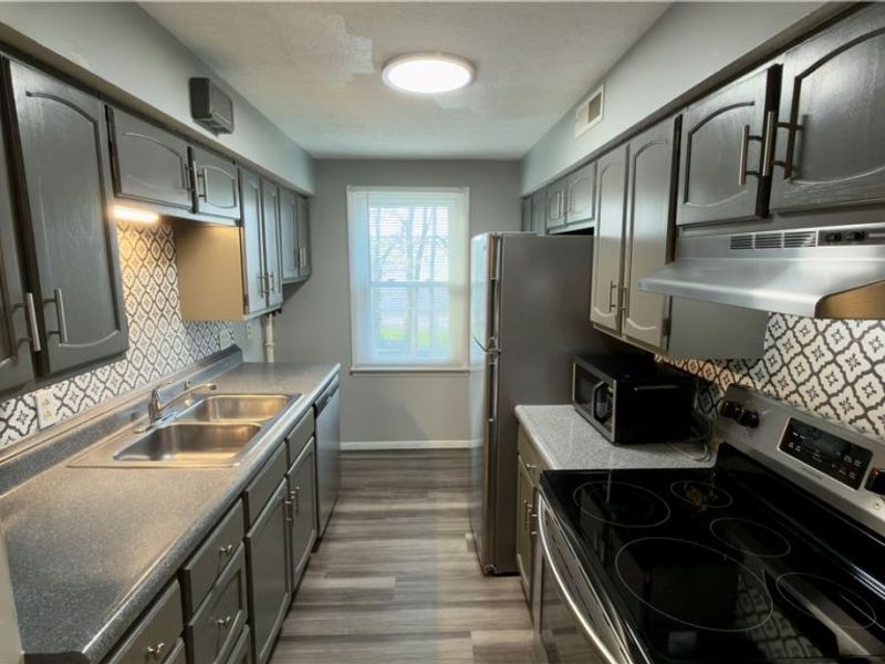 4780 Pinoak Drive, Vermilion, OH 44089 Photo 10