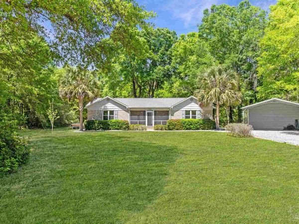 10806 Hatcher St, Milton, FL 32583