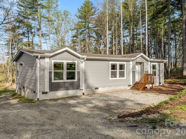 1923 Ridge Road, Hendersonville, NC 28792