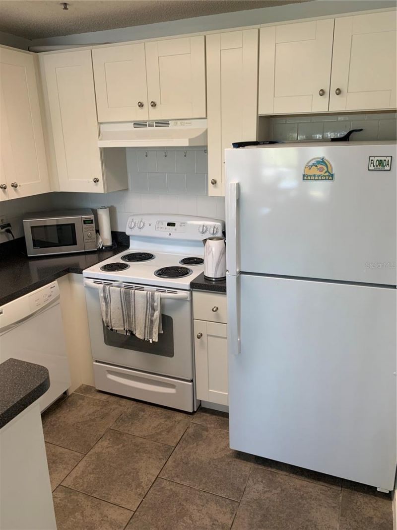 4049 Crockers Lake Boulevard, Unit 25, Sarasota, FL 34238 Photo