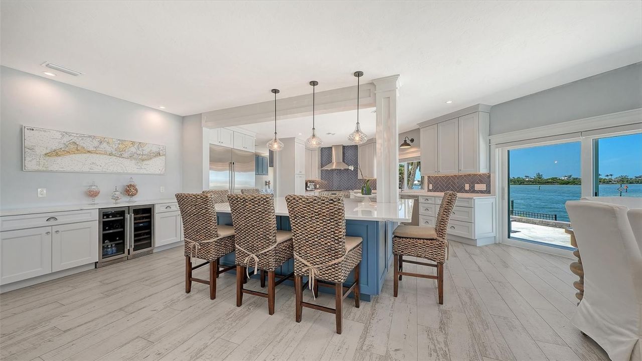 723 Key Royale Drive, Holmes Beach, FL 34217 Photo