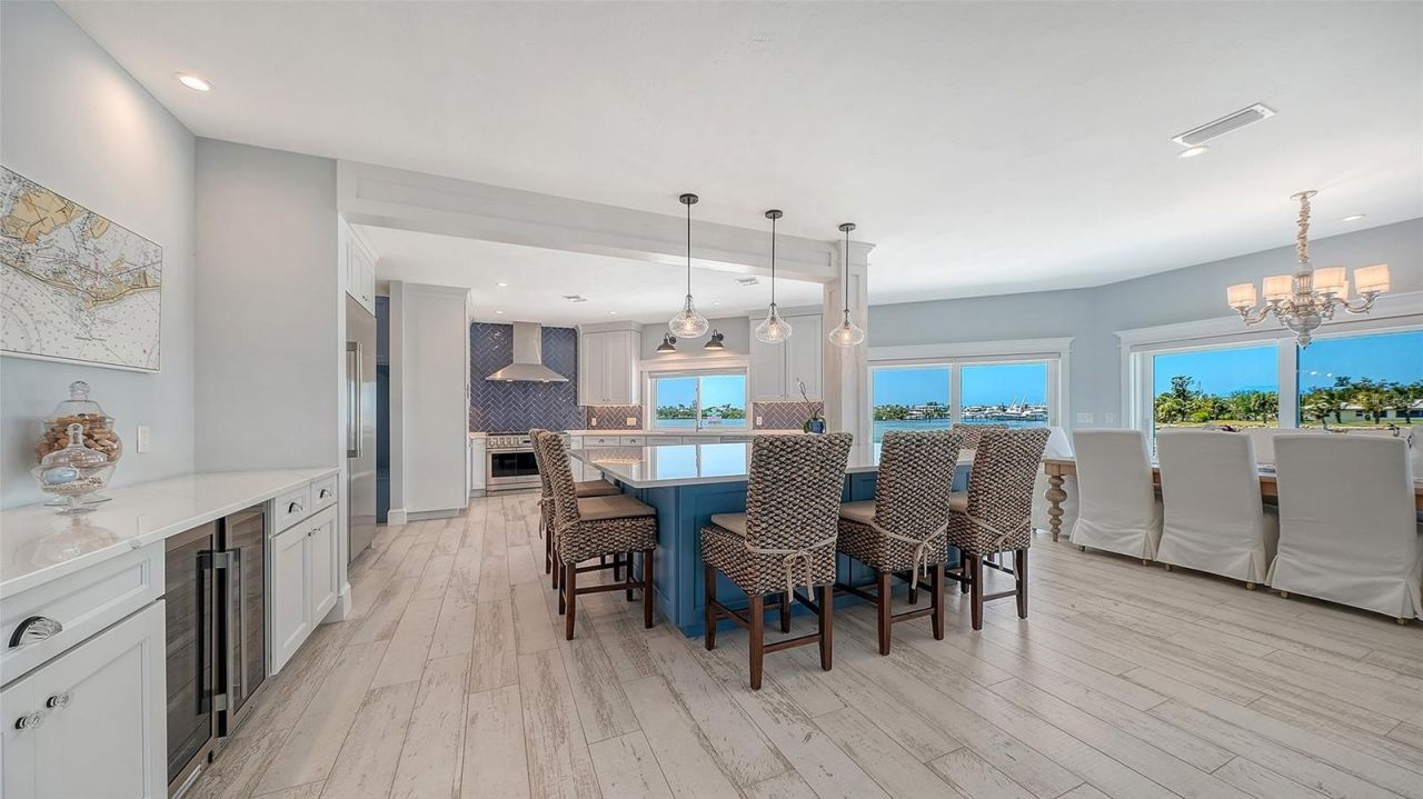 723 Key Royale Drive, Holmes Beach, FL 34217 Photo