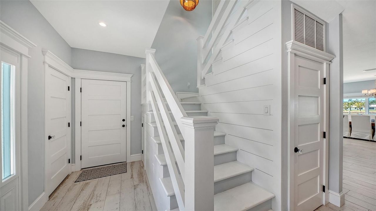 723 Key Royale Drive, Holmes Beach, FL 34217 Photo