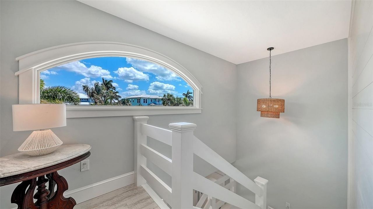 723 Key Royale Drive, Holmes Beach, FL 34217 Photo