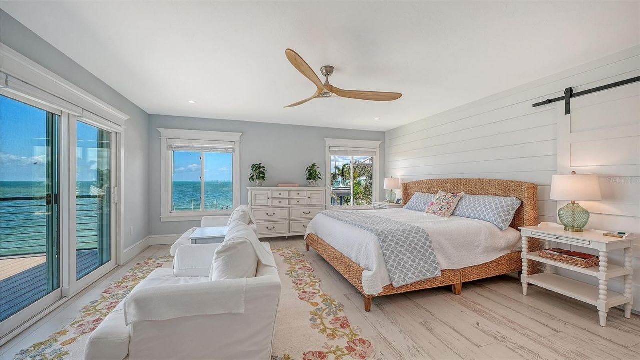 723 Key Royale Drive, Holmes Beach, FL 34217 Photo