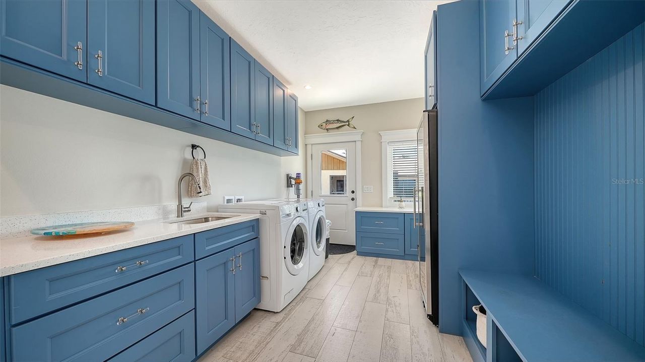 723 Key Royale Drive, Holmes Beach, FL 34217 Photo