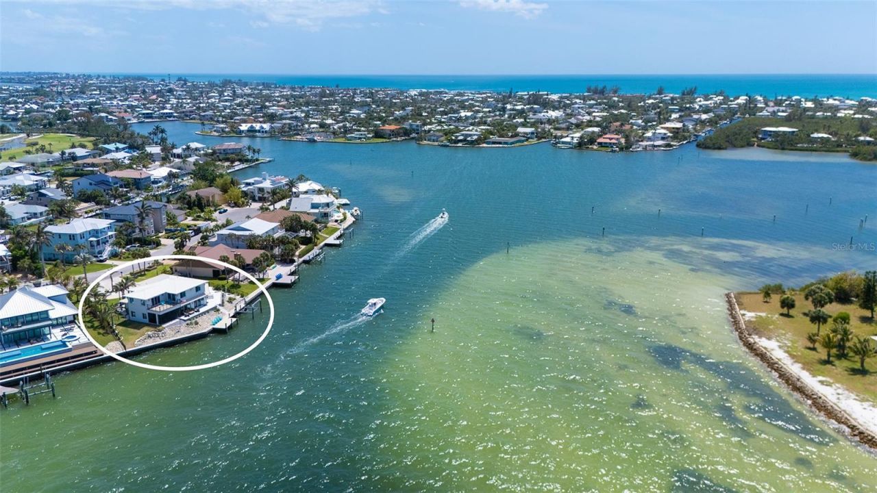 723 Key Royale Drive, Holmes Beach, FL 34217 Photo