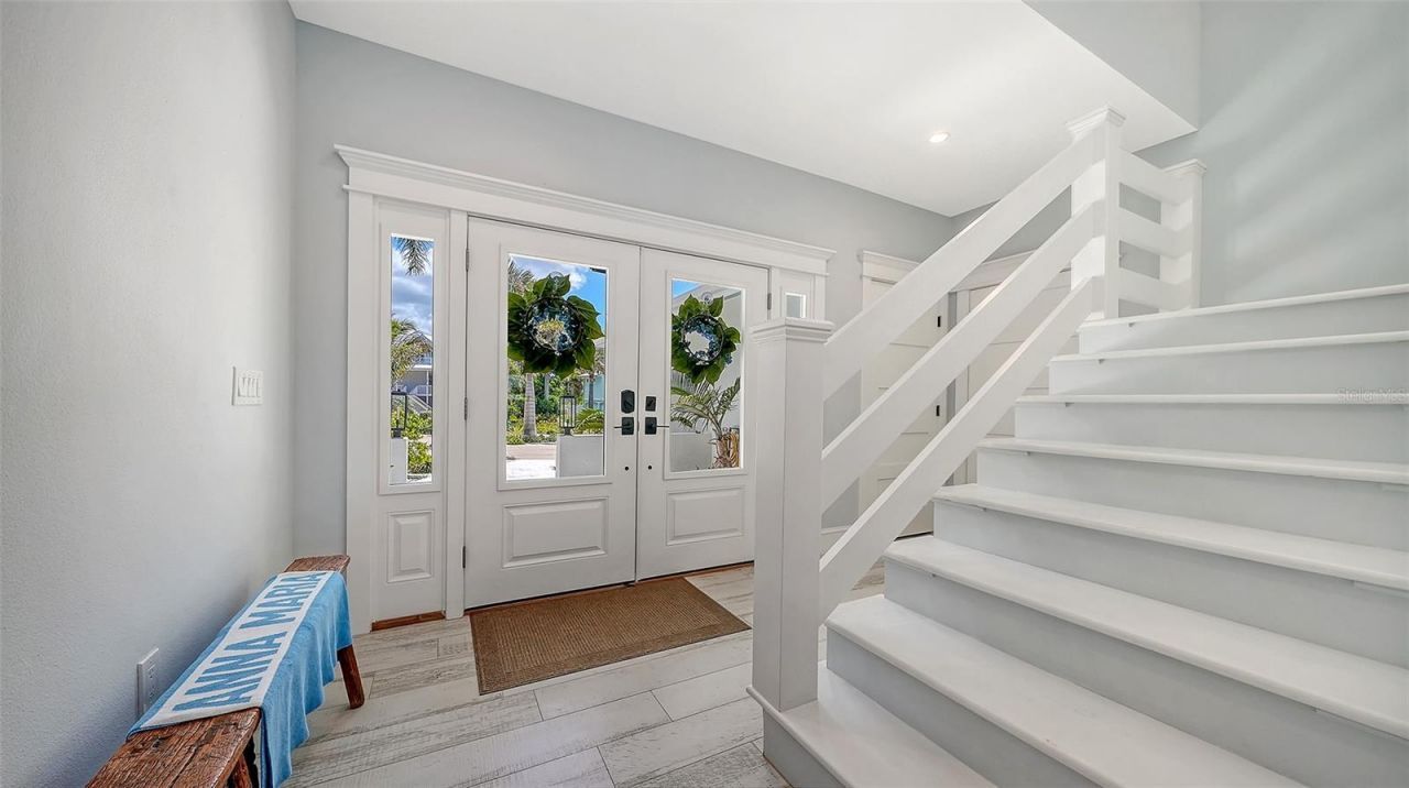 723 Key Royale Drive, Holmes Beach, FL 34217 Photo