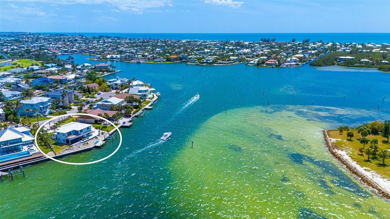 723 Key Royale Drive, Holmes Beach, FL 34217 Photo