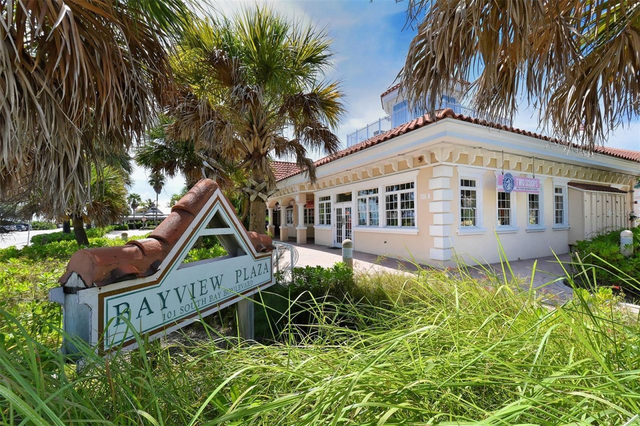 723 Key Royale Drive, Holmes Beach, FL 34217 Photo