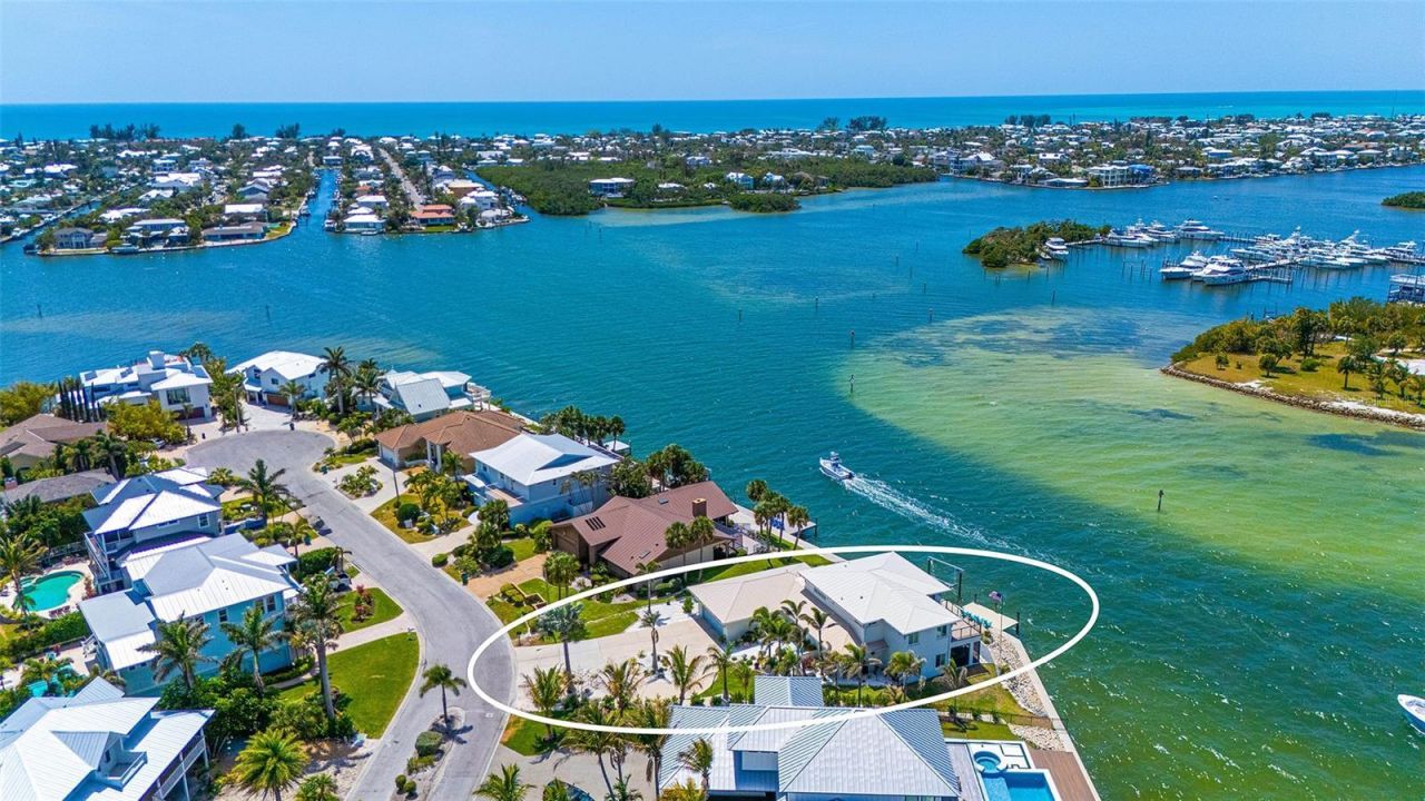 723 Key Royale Drive, Holmes Beach, FL 34217 Photo