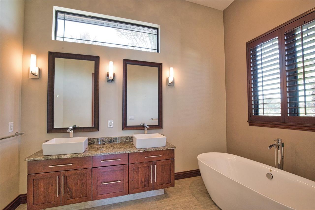 420 Palmetto Crescent, Nokomis, FL 34275 Photo