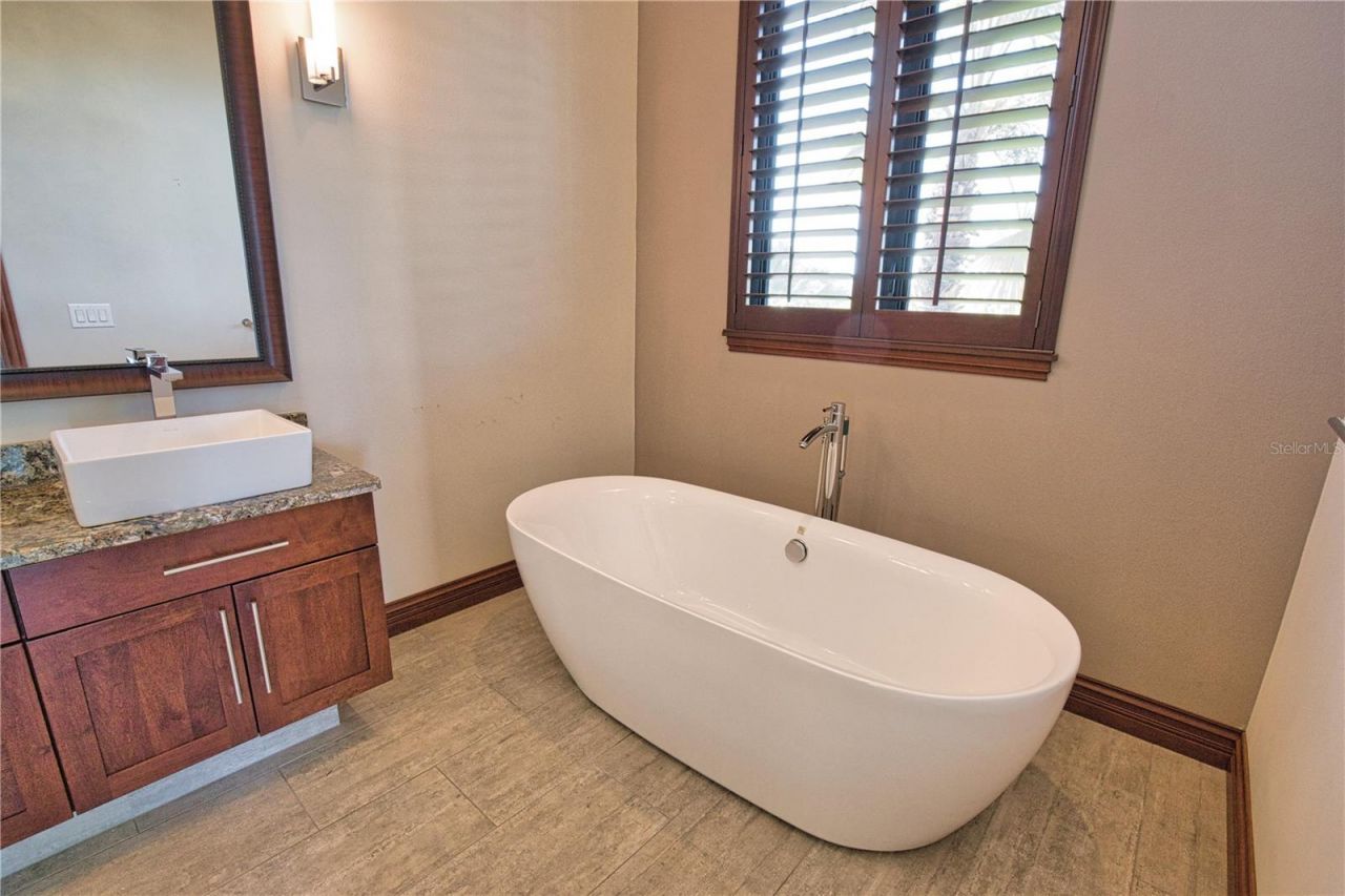 420 Palmetto Crescent, Nokomis, FL 34275 Photo