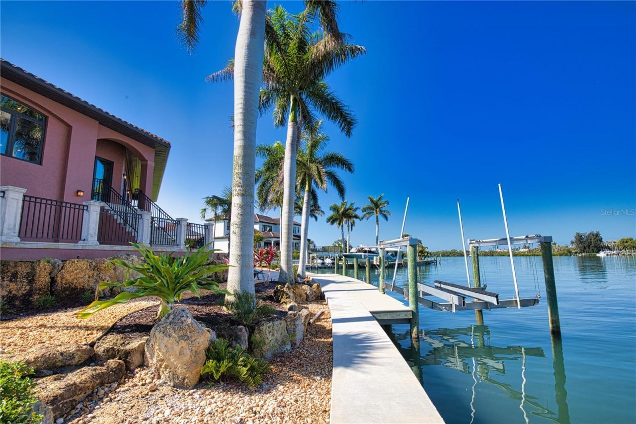 420 Palmetto Crescent, Nokomis, FL 34275 Photo