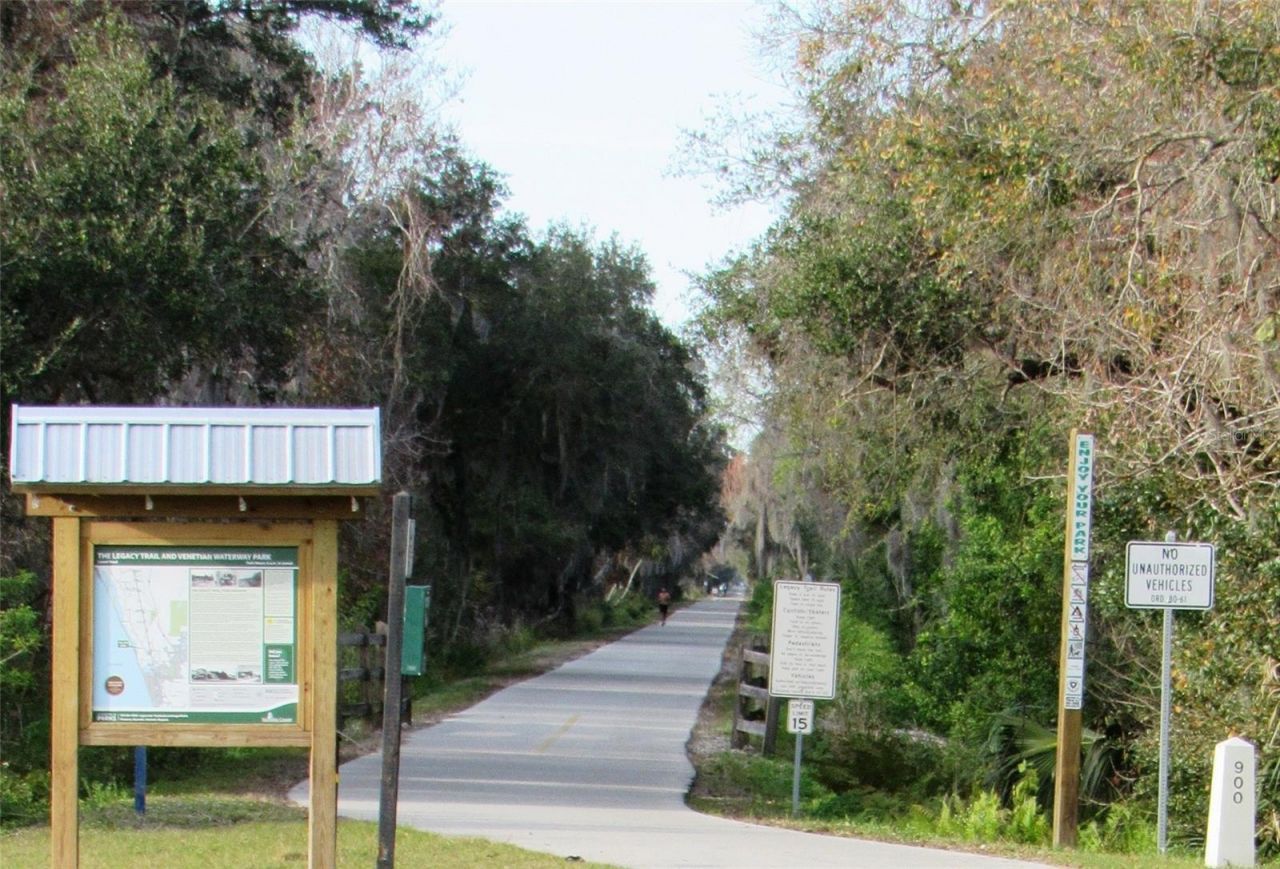 420 Palmetto Crescent, Nokomis, FL 34275 Photo