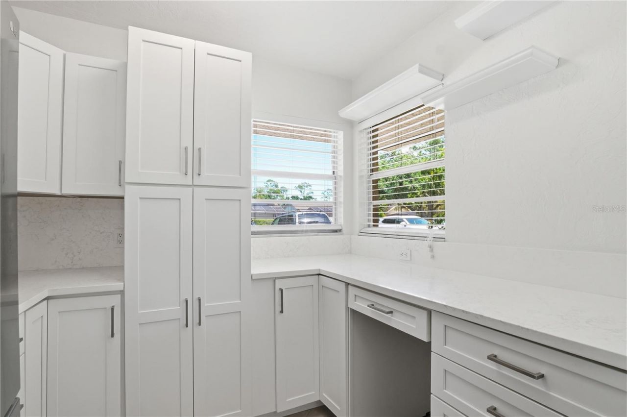 7860 Palm Aire Lane, Unit 103, Sarasota, FL 34243 Photo