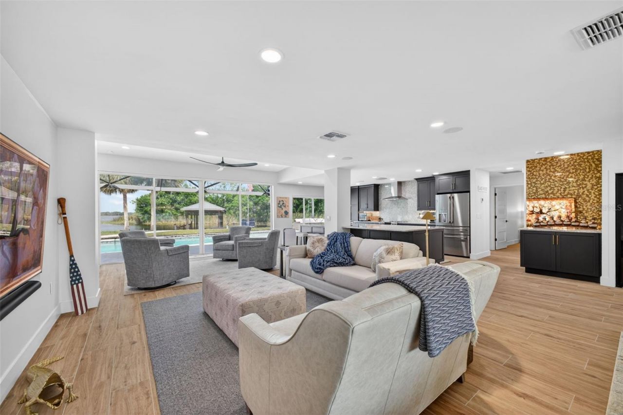 28828 Beauclaire Drive, Tavares, FL 32778 Photo