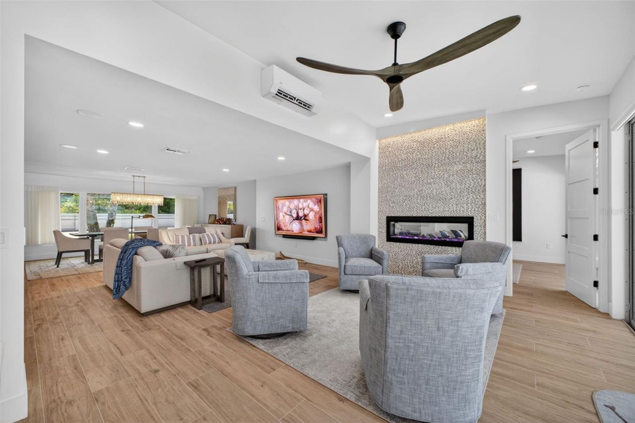 28828 Beauclaire Drive, Tavares, FL 32778 Photo