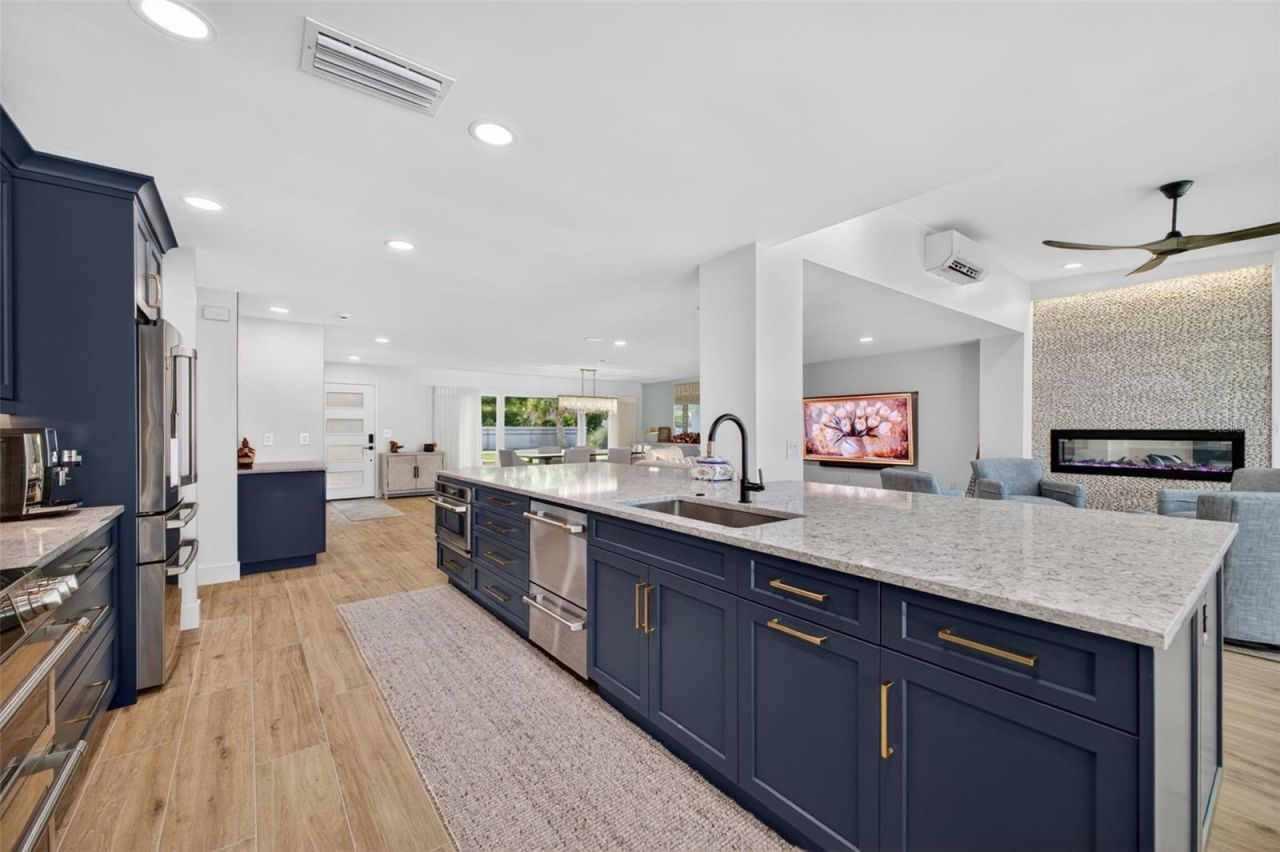 28828 Beauclaire Drive, Tavares, FL 32778 Photo