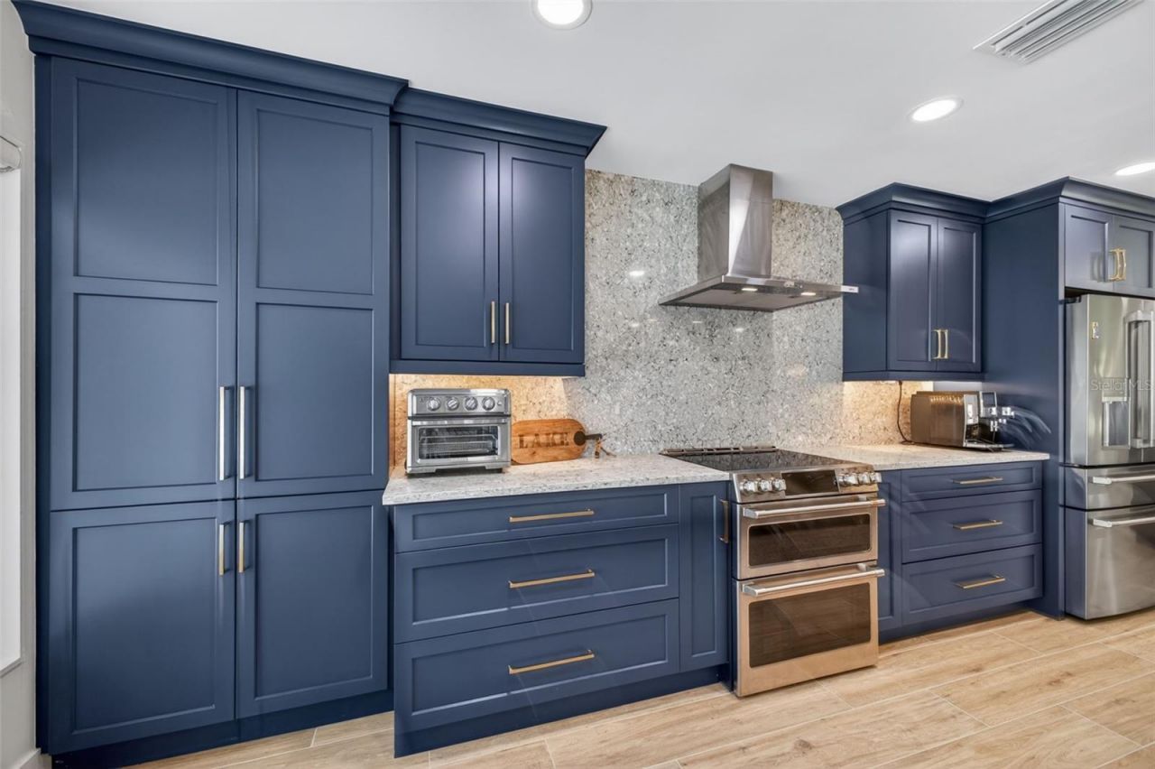 28828 Beauclaire Drive, Tavares, FL 32778 Photo