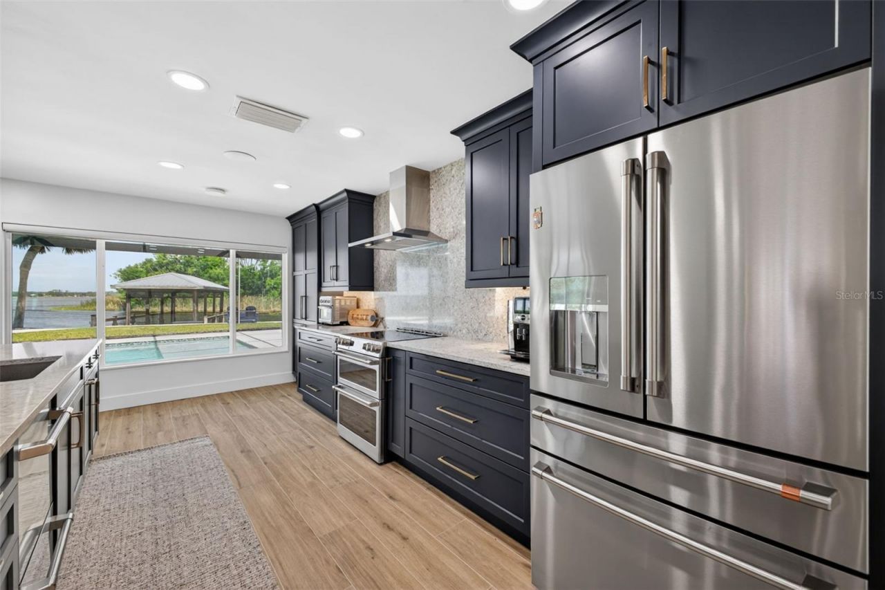 28828 Beauclaire Drive, Tavares, FL 32778 Photo