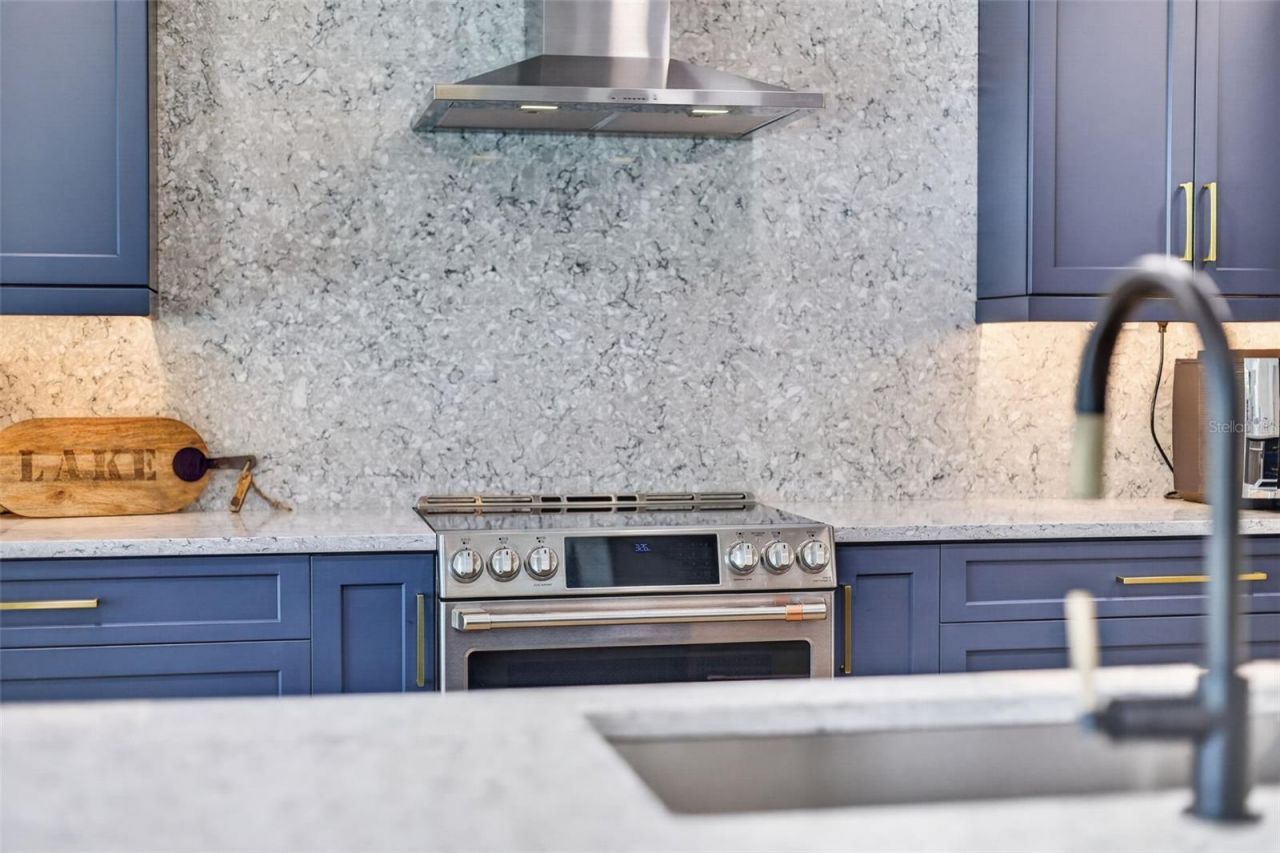 28828 Beauclaire Drive, Tavares, FL 32778 Photo