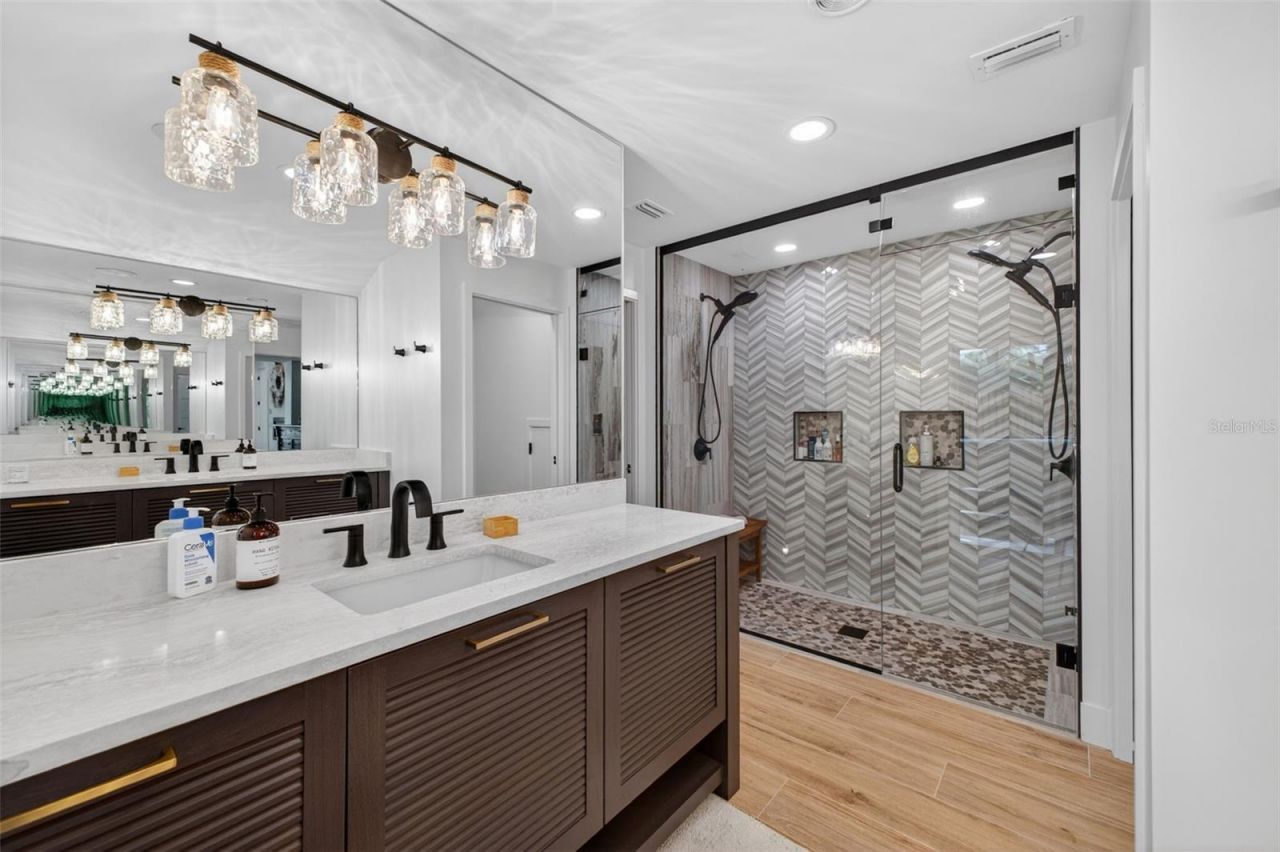 28828 Beauclaire Drive, Tavares, FL 32778 Photo