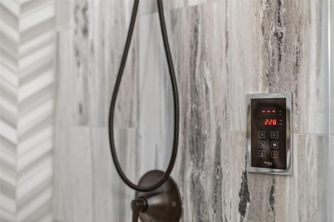 28828 Beauclaire Drive, Tavares, FL 32778 Photo