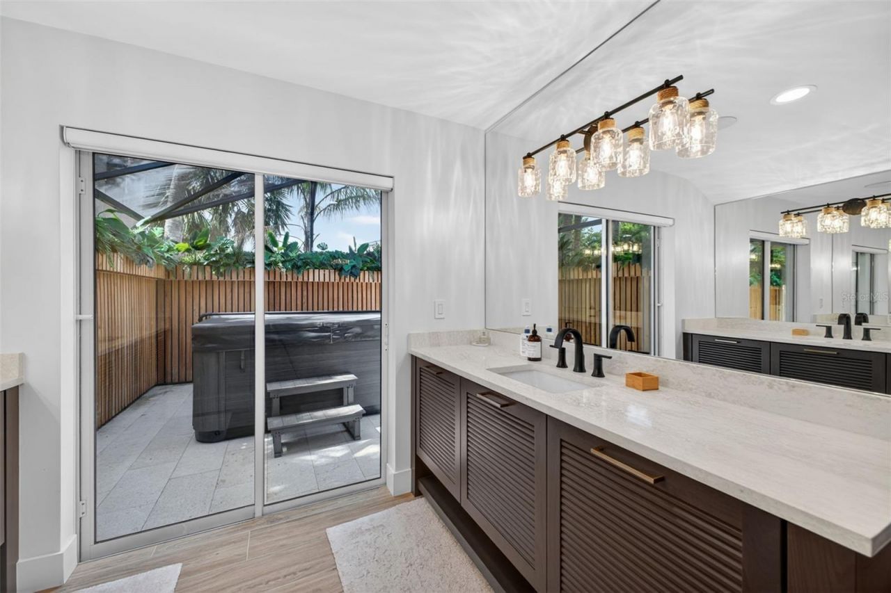 28828 Beauclaire Drive, Tavares, FL 32778 Photo