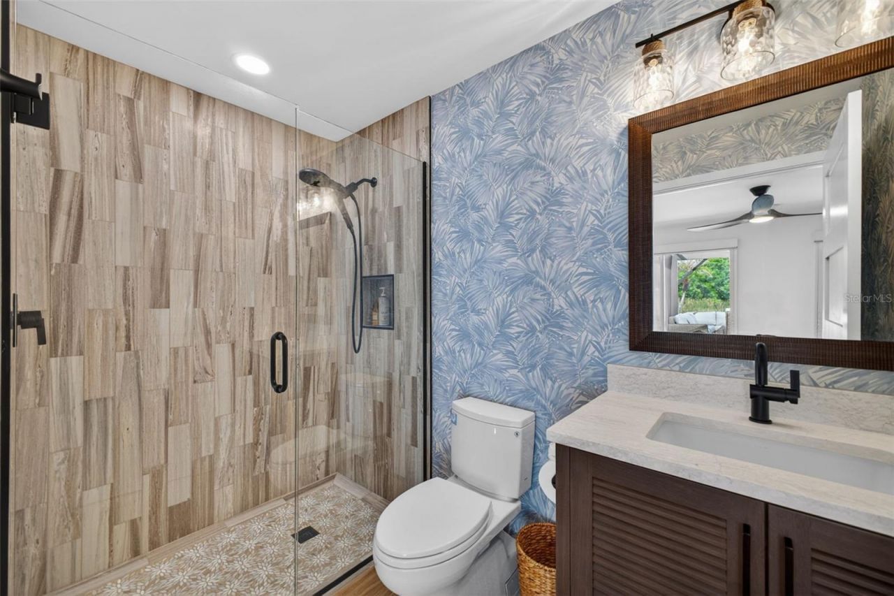 28828 Beauclaire Drive, Tavares, FL 32778 Photo