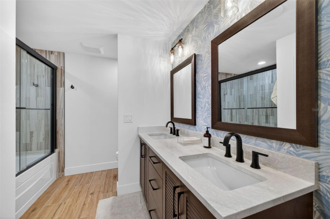 28828 Beauclaire Drive, Tavares, FL 32778 Photo