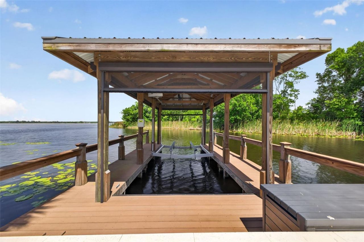 28828 Beauclaire Drive, Tavares, FL 32778 Photo