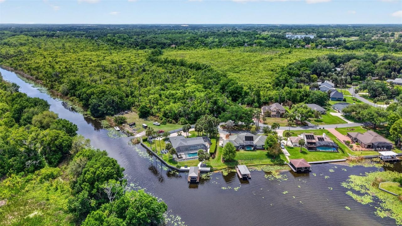 28828 Beauclaire Drive, Tavares, FL 32778 Photo