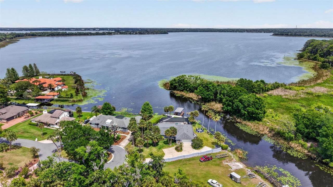 28828 Beauclaire Drive, Tavares, FL 32778 Photo