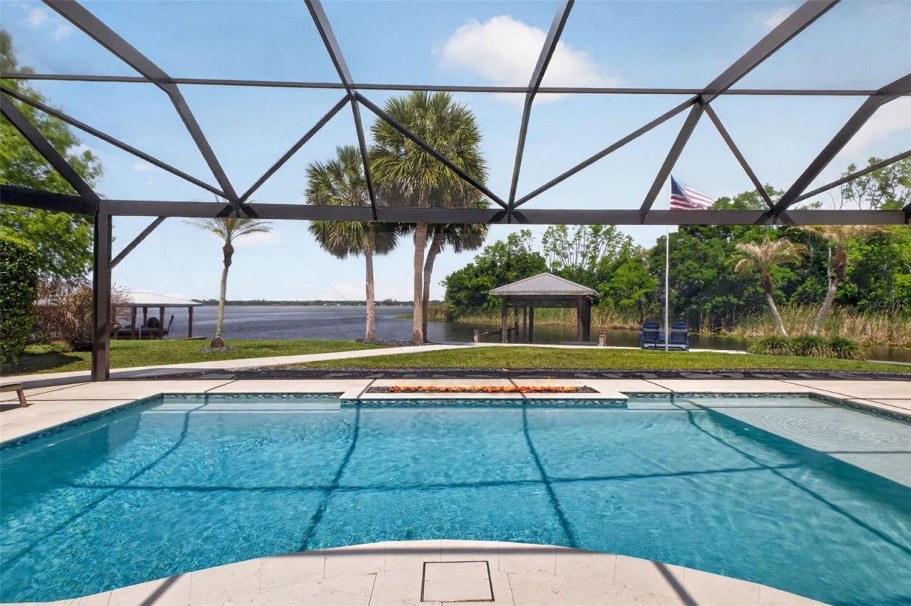 28828 Beauclaire Drive, Tavares, FL 32778 Photo