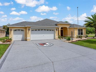 2409 MORVEN PARK WAY , THE VILLAGES, FL 32162