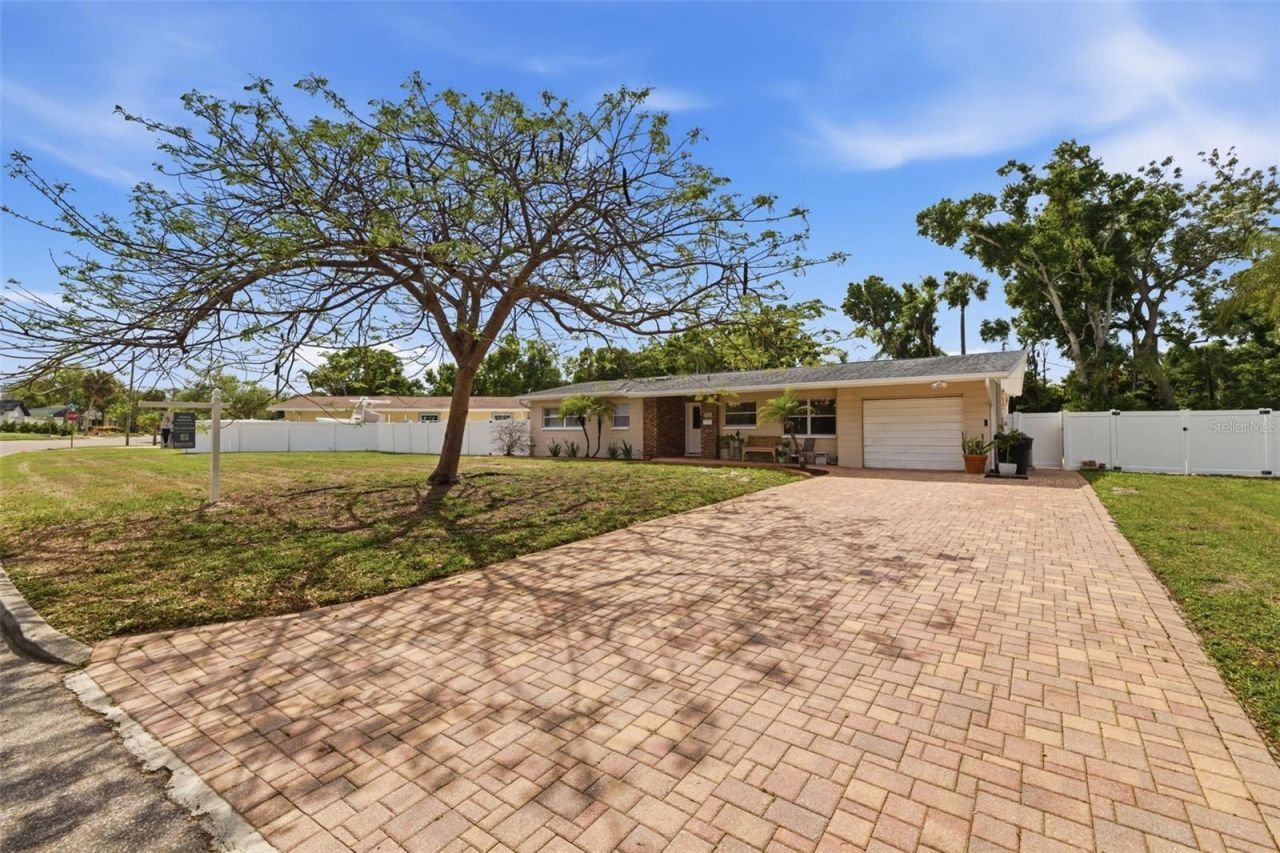 4415 7th Street S, Saint Petersburg, FL 33705 Photo