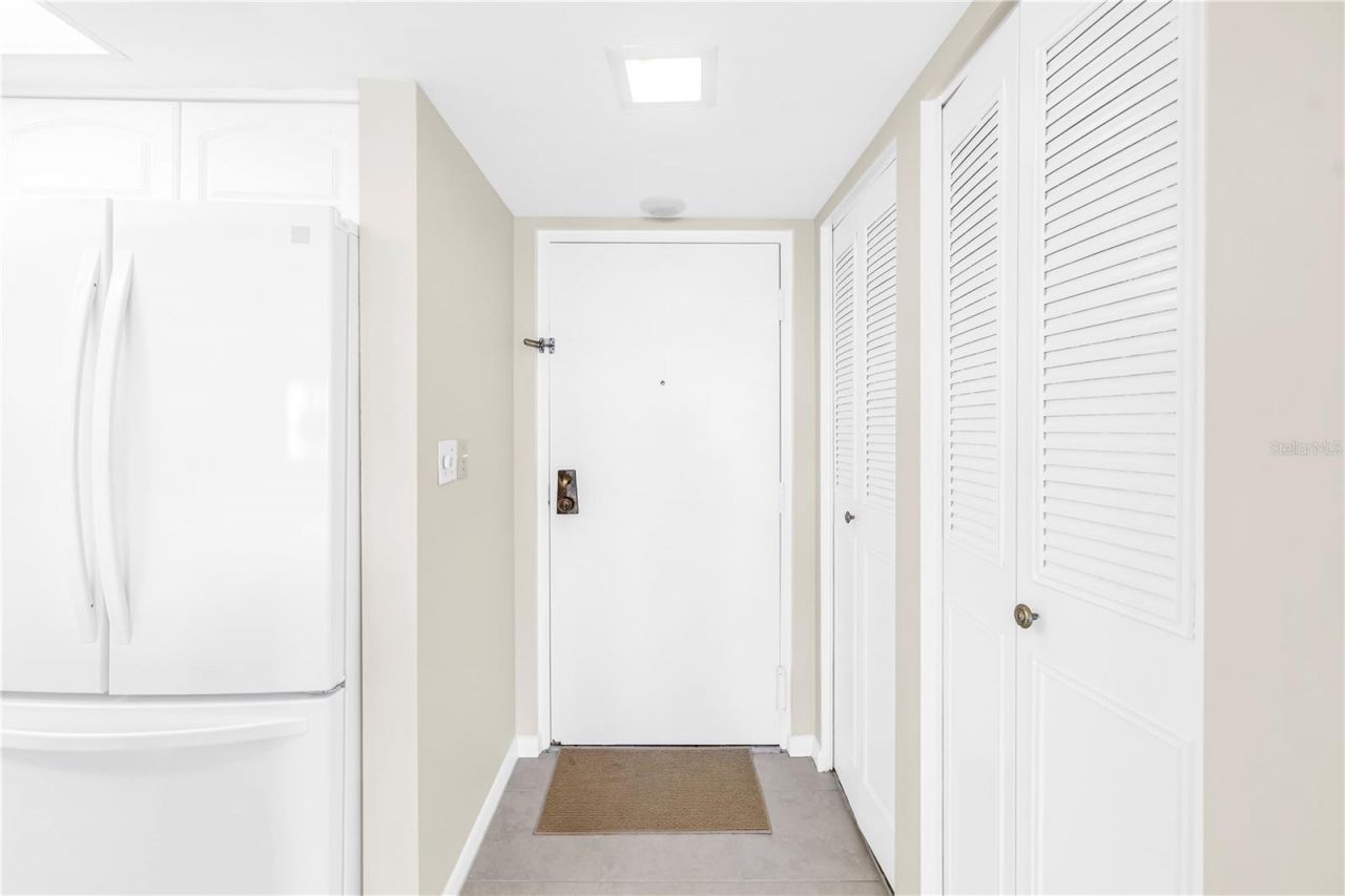 5220 Brittany Drive S, Unit 1202, Saint Petersburg, FL 33715 Photo